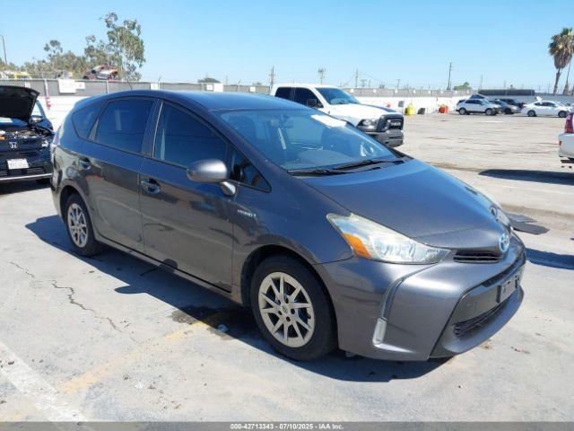  Salvage Toyota Prius v