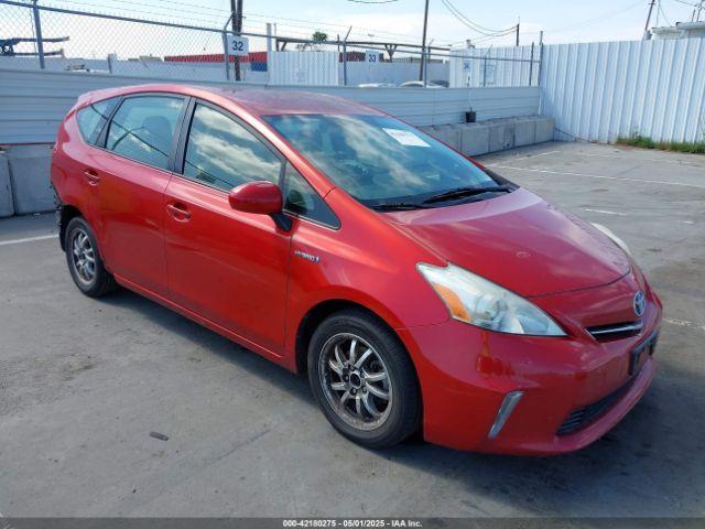  Salvage Toyota Prius v