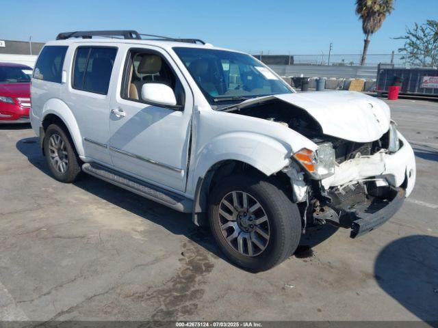  Salvage Nissan Pathfinder