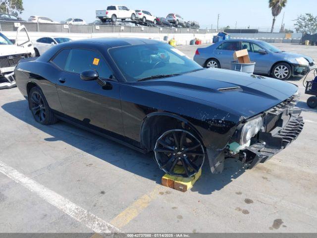 Salvage Dodge Challenger
