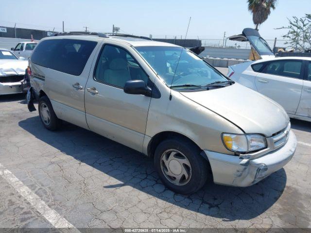  Salvage Toyota Sienna