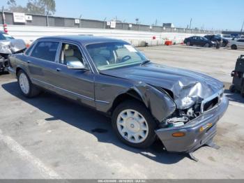  Salvage Jaguar Xj8