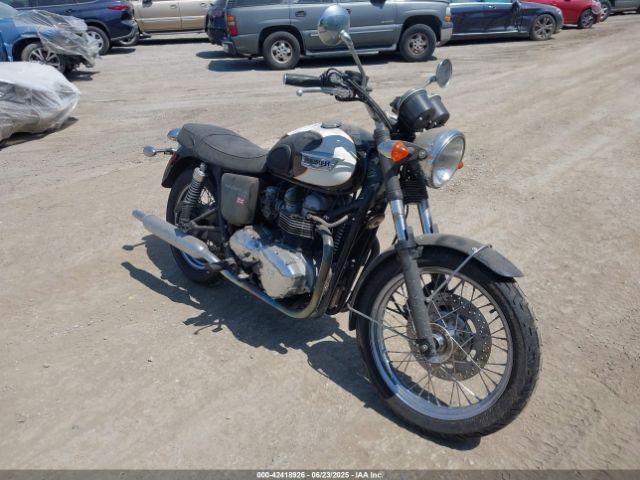  Salvage Triumph Motorcycle T100