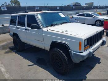  Salvage Jeep Cherokee
