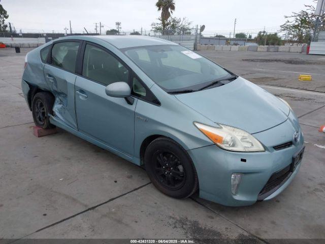  Salvage Toyota Prius