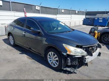  Salvage Nissan Altima