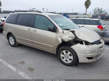  Salvage Toyota Sienna