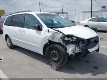  Salvage Toyota Sienna