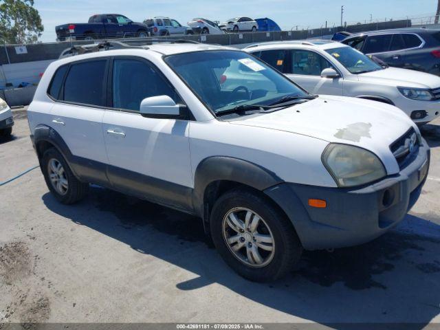  Salvage Hyundai TUCSON