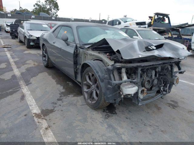  Salvage Dodge Challenger