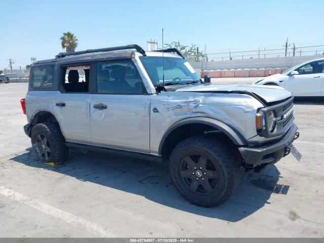  Salvage Ford Bronco