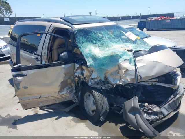  Salvage Toyota Previa