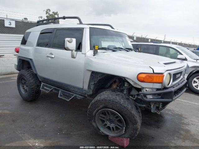  Salvage Toyota FJ Cruiser