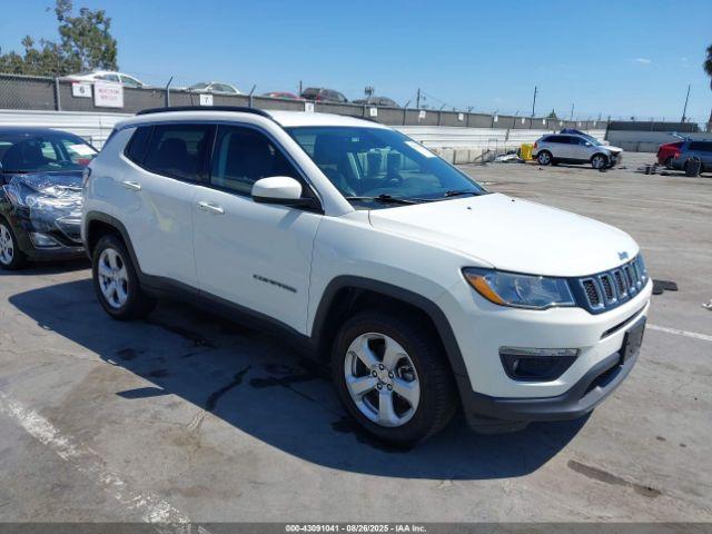  Salvage Jeep Compass