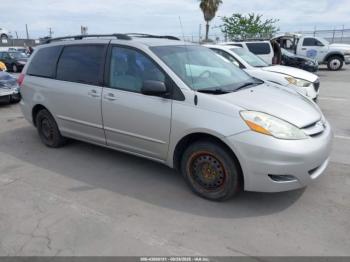  Salvage Toyota Sienna