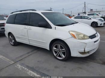  Salvage Toyota Sienna
