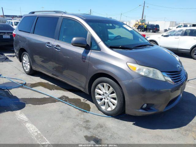  Salvage Toyota Sienna