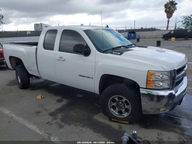  Salvage Chevrolet Silverado 2500