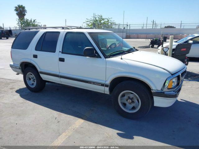  Salvage Chevrolet Blazer