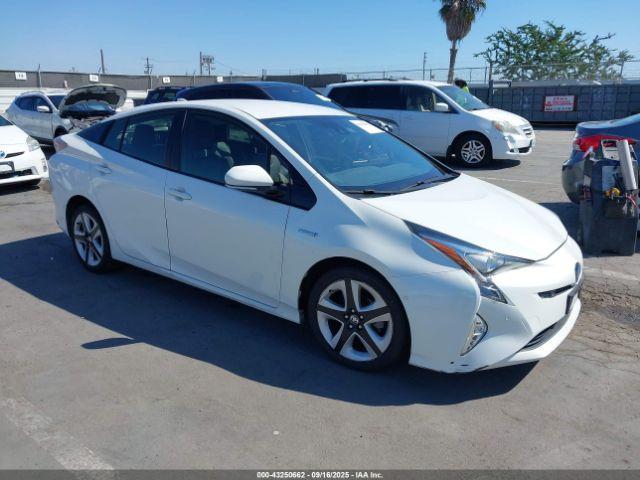  Salvage Toyota Prius