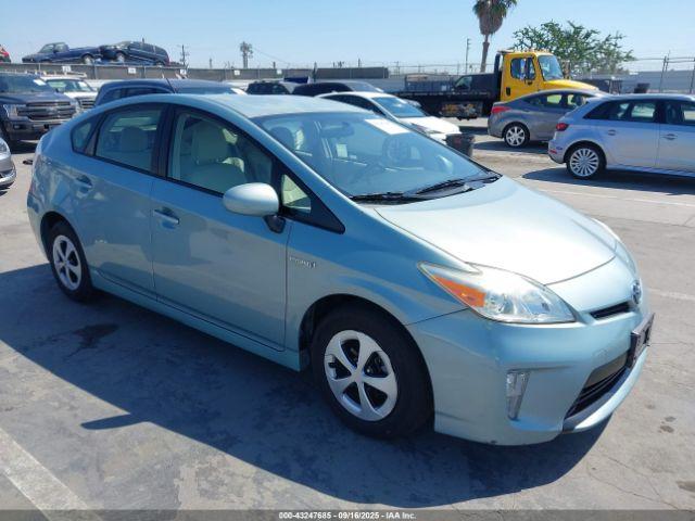  Salvage Toyota Prius