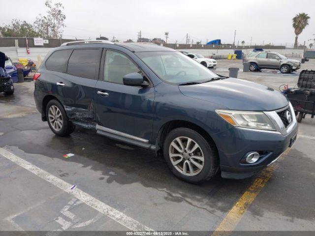  Salvage Nissan Pathfinder