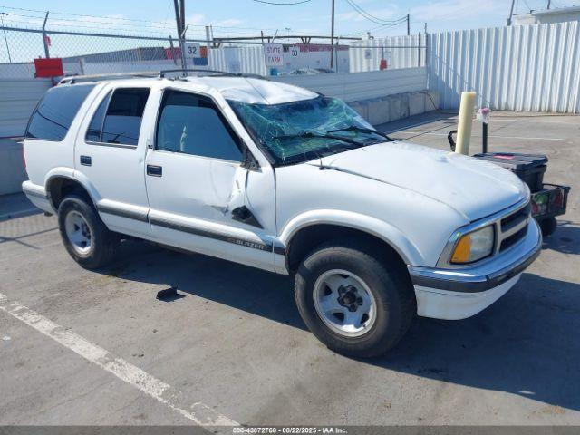  Salvage Chevrolet Blazer