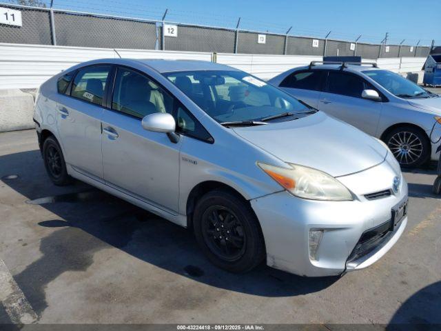  Salvage Toyota Prius