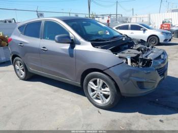  Salvage Hyundai TUCSON