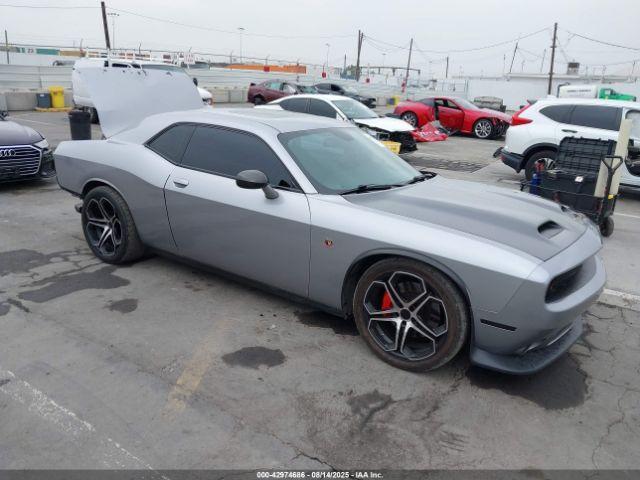  Salvage Dodge Challenger