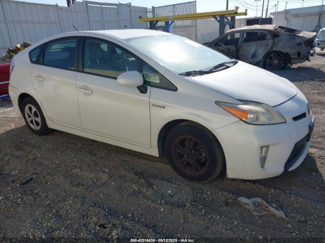  Salvage Toyota Prius