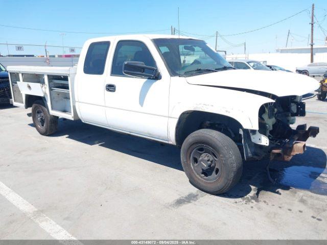  Salvage GMC Sierra 2500