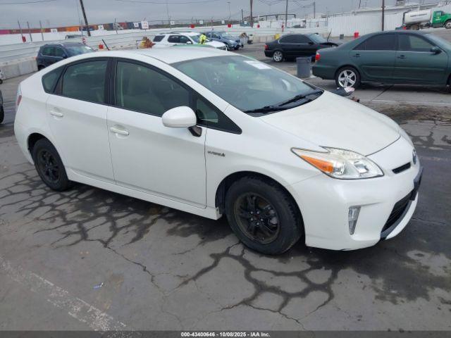  Salvage Toyota Prius