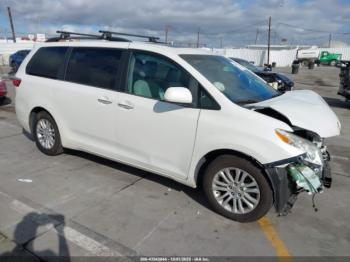  Salvage Toyota Sienna