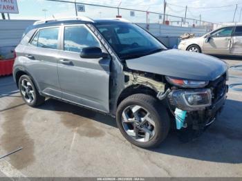  Salvage Hyundai VENUE