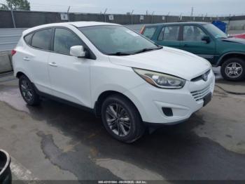  Salvage Hyundai TUCSON