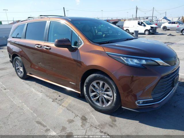  Salvage Toyota Sienna