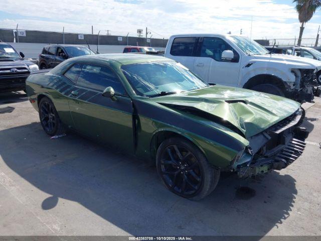 Salvage Dodge Challenger