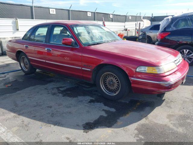  Salvage Ford Crown Victoria
