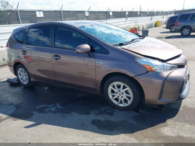  Salvage Toyota Prius v