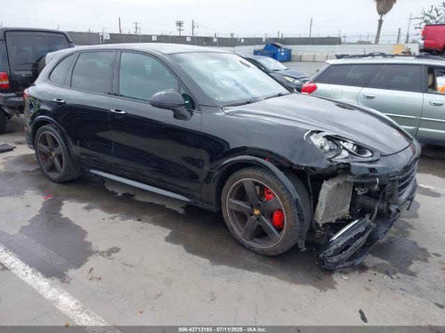  Salvage Porsche Cayenne