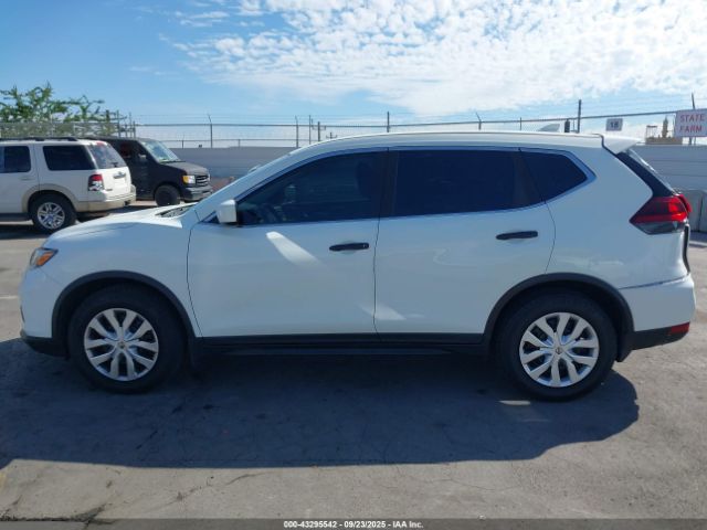 Nissan Rogue S Image 2