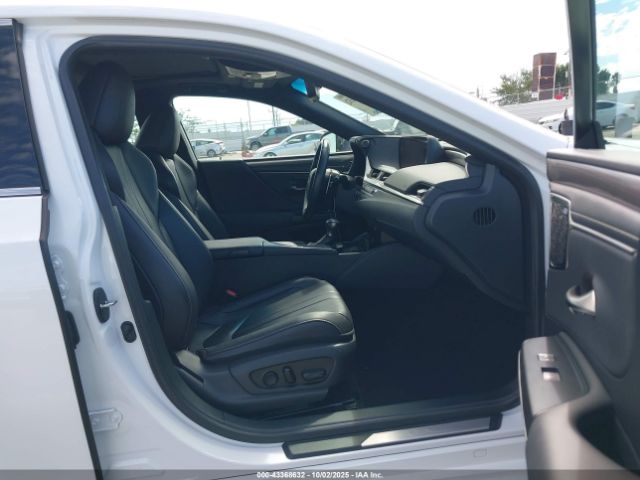 Lexus Es F Sport Image 10