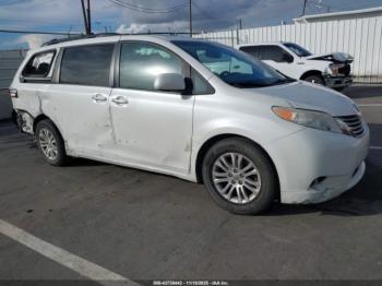  Salvage Toyota Sienna