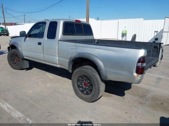 Toyota Tacoma Prerunner V6 Image 2