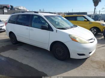  Salvage Toyota Sienna
