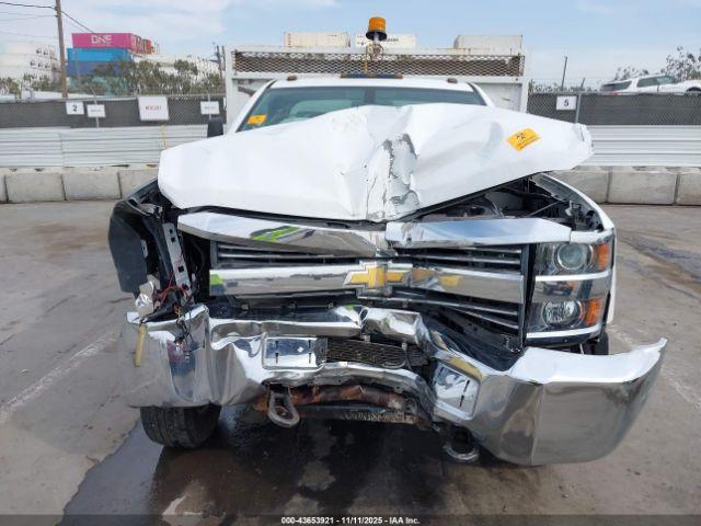 Chevrolet Silverado 3500 Wt Image 2