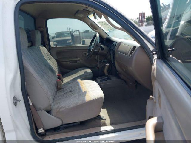 Toyota Tacoma Image 11