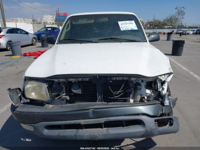 Toyota Tacoma Image 14