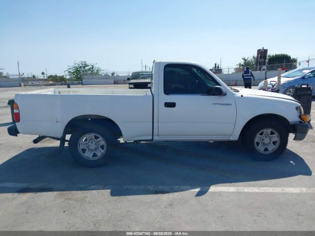 Toyota Tacoma Image 2